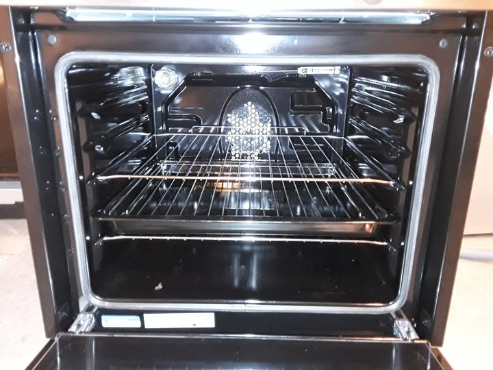 Lot 1009 BEKO BQE222X INTEGRATED OVEN Simon Charles Auctioneers