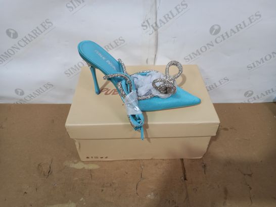 BOXED PAIR OF PUBLIC DESIRE BLUE/SPARKLE HIGH HEELS SIZE 5