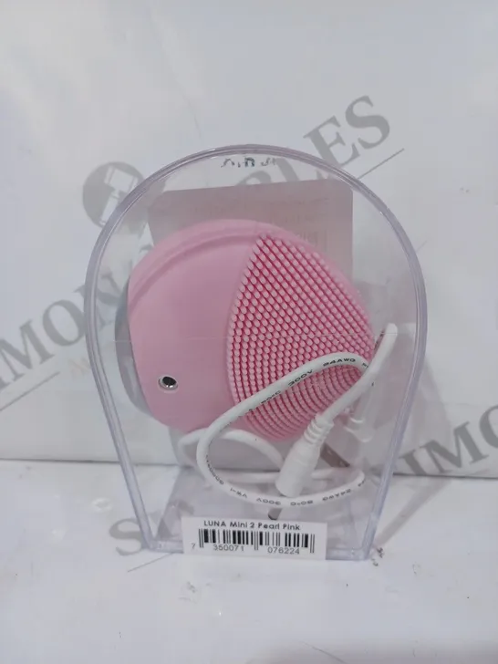 FOREO LUNA MINI 2 WITH CLEANSER & SERUM - PINK