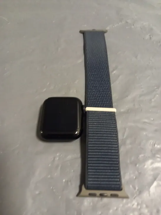 APPLE SE WATCH - 40MM - MIDNIGHT ALUMINUM CASE