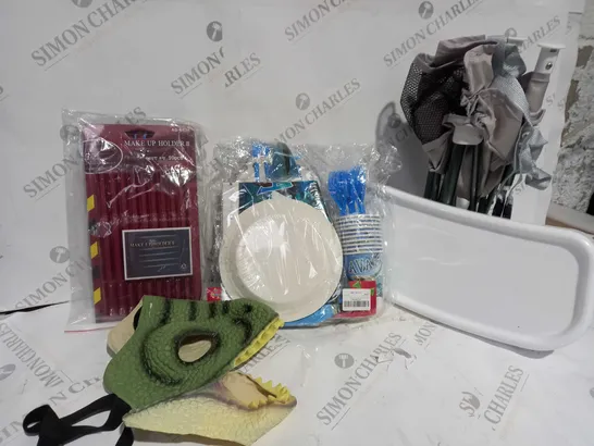 BOX OF APPROXIMATELY 5 ASSORTED ITEMS INCLUDING DINOSAUR MASK, AVATAR SET, MAKEUP HOLDER ETC