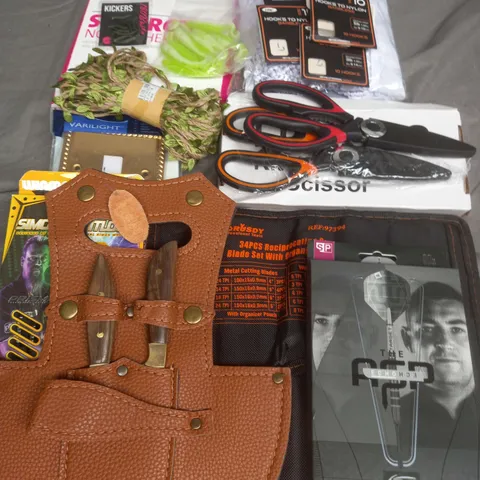 BOX OF APPROXIMATELY 20 HOUSEHOLD ITEMS TO INCLUDE - LUMOUS KITCHEN SCISSORS - NGT HOOKS TO NYLON ASSORTED SIZES - HORUSDY RECIPROCATING SAW BLADE SET - ETC - COLLECTION ONLY 