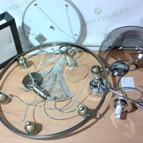 LOT OF APPROXIMATELY 5 ASSORTED LIGHTING ITEMS