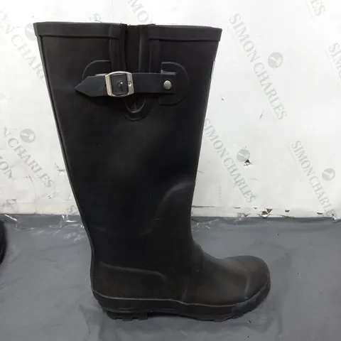 PAIR OF KANGOL HIGH RISE BLACK WELLINGTON BOOTS - 5