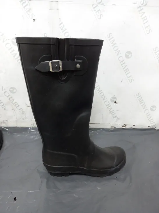 PAIR OF KANGOL HIGH RISE BLACK WELLINGTON BOOTS - 5