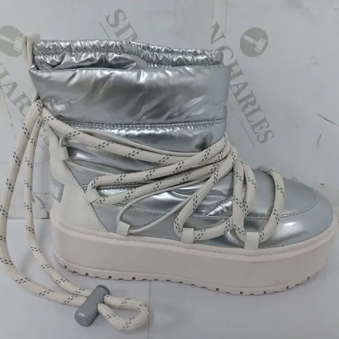 BERSHKA PLATFORM WOMENS UGG BOOTS IN SILVER/WHITE - SIZE 37