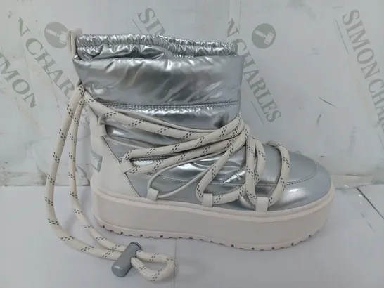 BERSHKA PLATFORM WOMENS UGG BOOTS IN SILVER/WHITE - SIZE 37