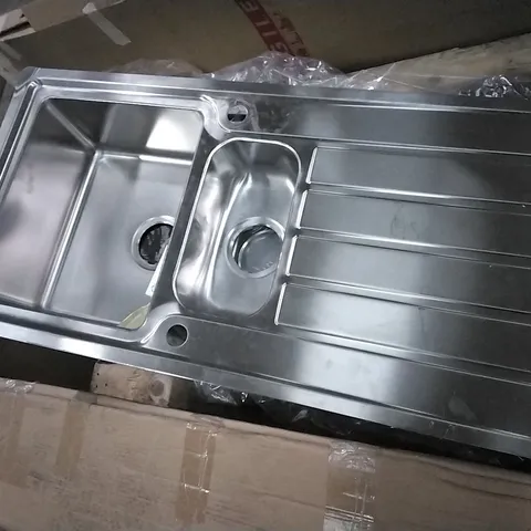 1.5 BOWL SINK AND DRAINER 