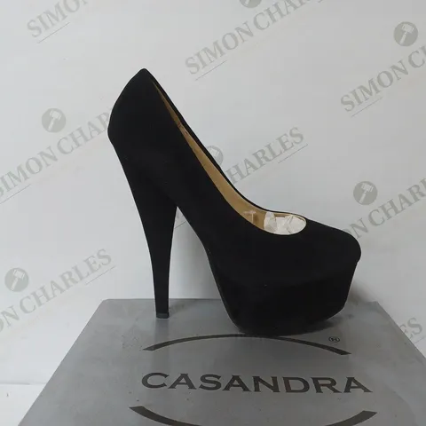 BOXED PAIR OF CASANDRA HEELED PLATFORM SHOES IN BLACK SUEDE SIZE 6 