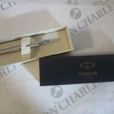 BOXED STAINLESS STEEL PARKER PEN 