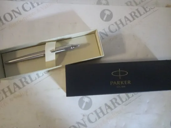 BOXED STAINLESS STEEL PARKER PEN 