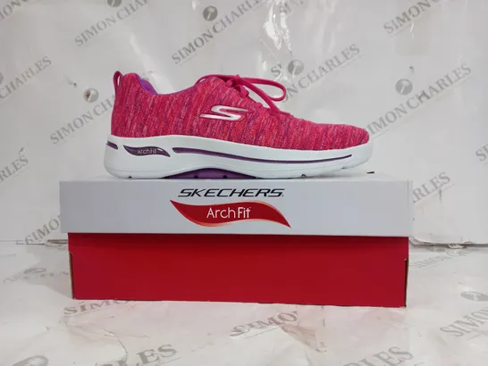 BOXED PAIR OF SKECHERS GO WALK ARCH FIT GLEE PINK TEXTILE UK 7