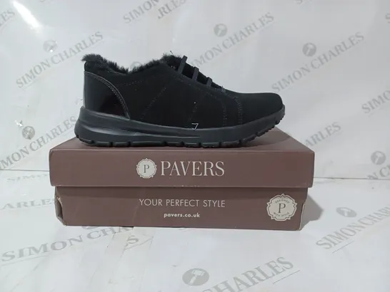 BOXED PAIR OF PAVERS SUEDE TRAINERS IN BLACK UK SIZE 5