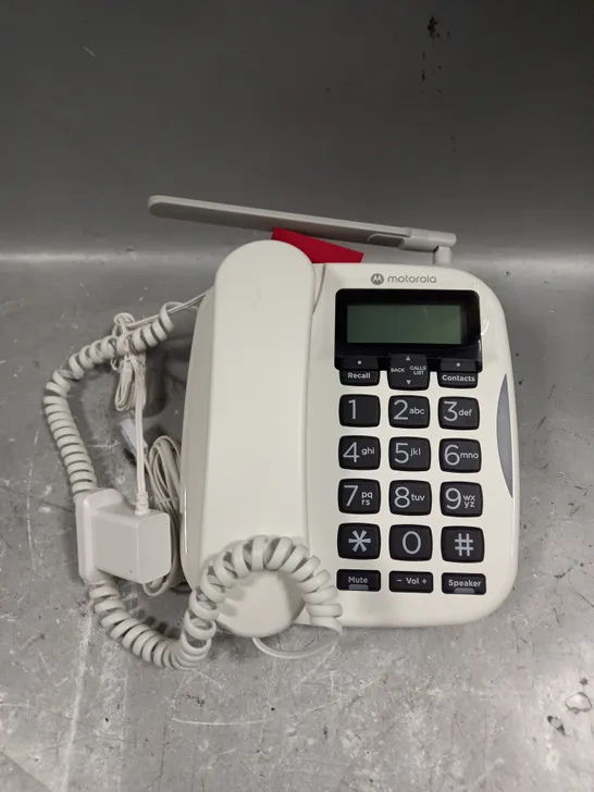 MOTOROLA FW500 LANDLINE PHONE IN WHITE