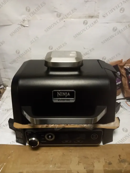 BOXED NINJA WOODFIRE ELECTRIC BBQ GRILL & SMOKER WITH AIR FRY FUNCTION OG701UKQ