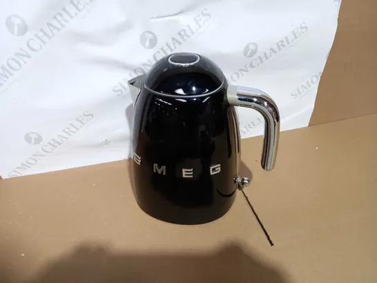 SMEG 1.7L KETTLE