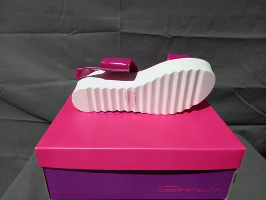 APPROXIMATELY 9 BOXED PAIRS OF DOLCIS PLATFORM SANDALS IN PINK VARIOUS SIZES TO INCLUDE SIZES 4, 6