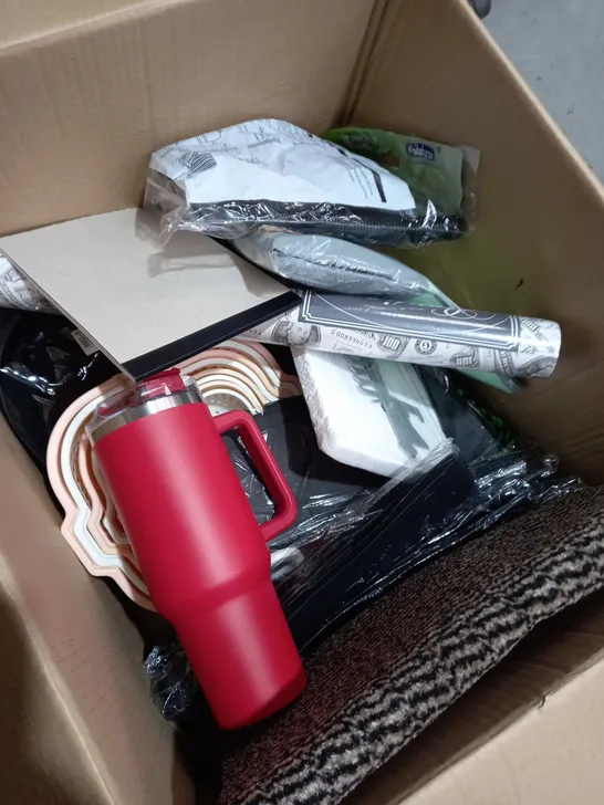 BOX OF APPROXIMATELY 15 ASSORTED ITEMS T INCLUDE COFFE FLASK, MONEY WALLPAPER, WELCOME RUG ETC