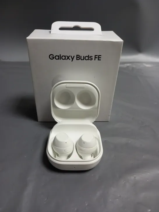 BOXED SAMSUNG GALAXY BUDS FE WHITE