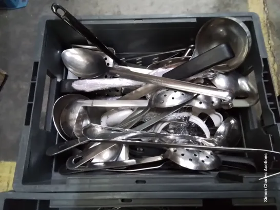 SHELF OF ASSORTED CATERING ITEMS INCLUDING, ALUMINIUM UTENSILS, TRAYS, MIXER WISK ATTACHMENTS, CAKE CASES,