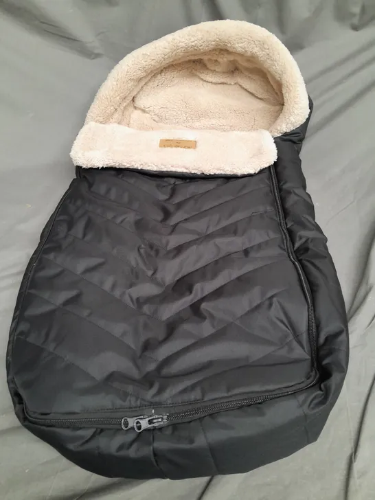 CLAIR DE LUNE RUG FOOTMUFF