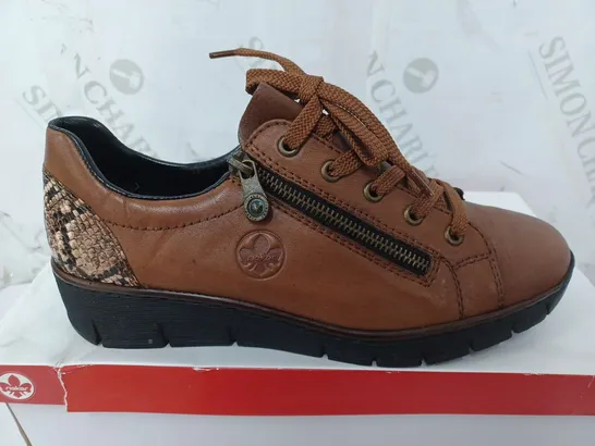 BOXED RIEKER ZIP SHOES IN BROWN - SIZE 40