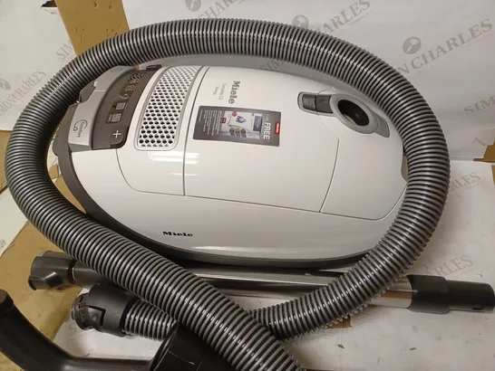 MIELE COMPLETE C3 VACUUM CLEANER