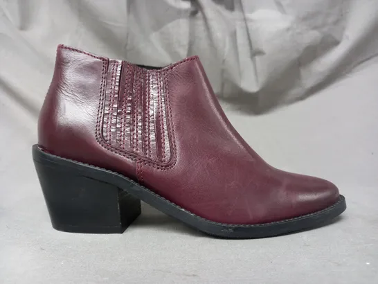 BOXED SOLEA EASTWOOD LEATHER ANKLE BOOTS IN WINE - ODD SIZES