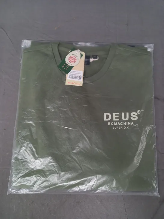 DEUS EXMACHINA CHATTERBOX CREW T-SHIRT IN LICHEN GREEN SIZE 2XL