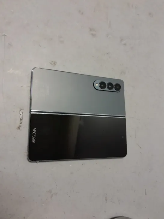 GALAXY Z FOLD4 GREY