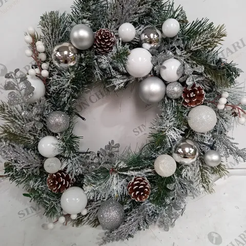 HOME REFLECTIONS PRE-LIT SNOWY SILVER WREATH