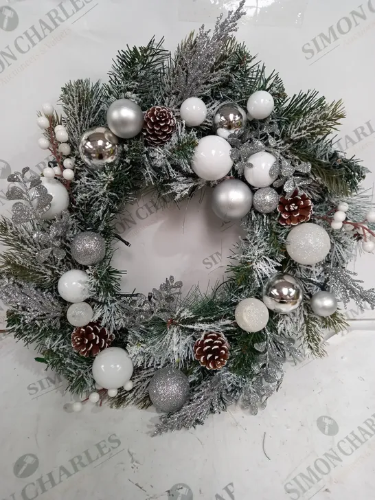 HOME REFLECTIONS PRE-LIT SNOWY SILVER WREATH