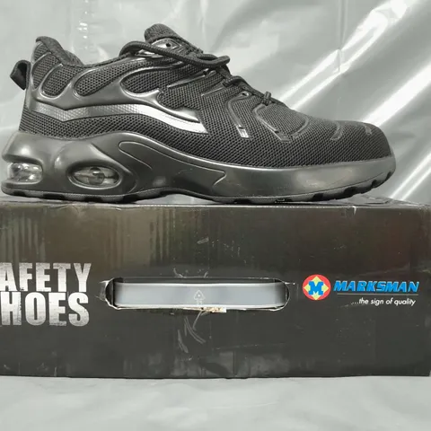 BOXED PAIR OF MARKSMAN SAFETY SHOES IN BLACK UK SIZE 8