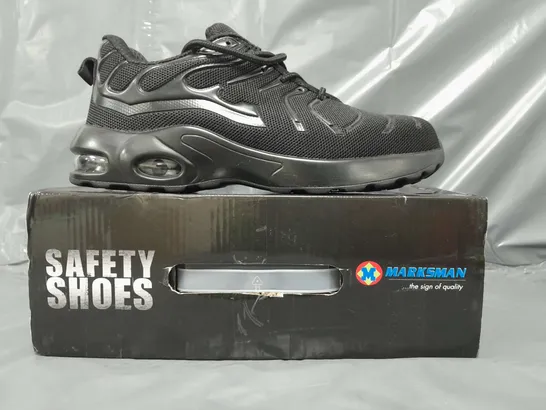 BOXED PAIR OF MARKSMAN SAFETY SHOES IN BLACK UK SIZE 8