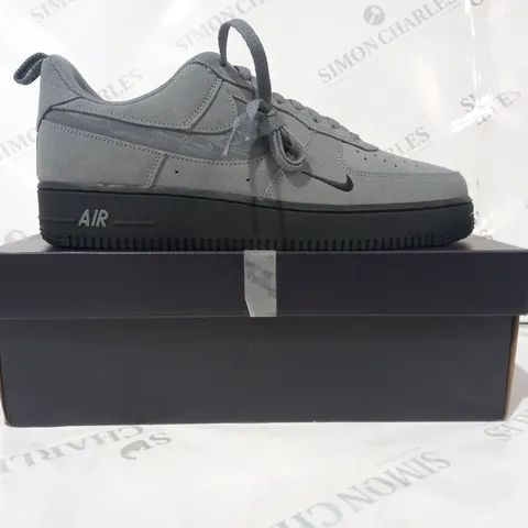 BOXED PAIR OF NIKE AIR FORCE 1 '07 LV8 SHOES IN COOL GREY UK SIZE 10