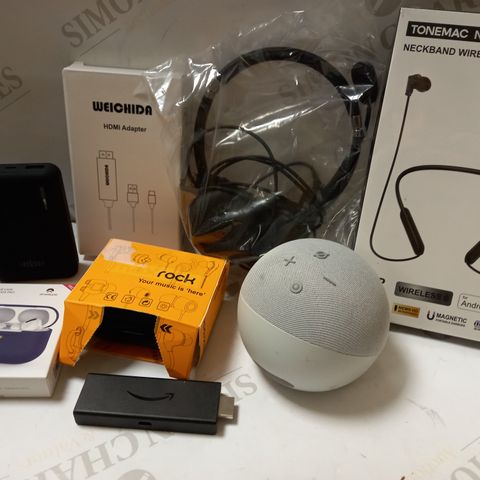 LOT OF APPROX 15 ASSORTED ELECTRICAL ITEMS TO INCLUDE AMAZON ALEXA, VIBE POWERBANK, HDMI APADTER, ETC