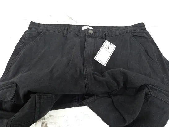 DONT THINK TWICE BLACK DEMIN CARGO JEANS - 44W 32L