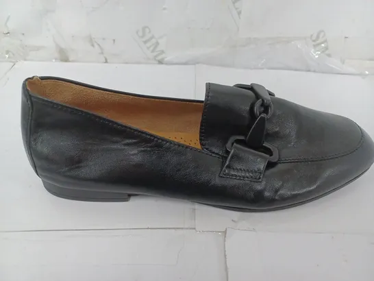 PAIR OF GABOR SLIP ON SHOES IN BLACK - SIZE 5.5