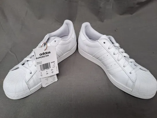 BOXED PAIR OF ADIDAS SUPERSTAR SHOES IN WHITE UK SIZE 6