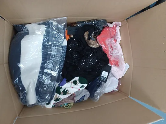 BOX OF ASSORTED CLOTHING ITEMS TO INCLUDE LEGGINGS, SWEATERS, SOCKS ETC 