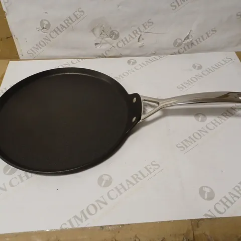 LE CREUSET TNS 28X2CM CREPE PAN