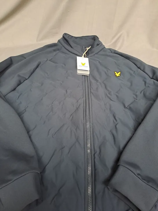 LYLE & SCOTT CHECK QUILT BACK FLEECE JACKET IN DARK NAVY - XXL