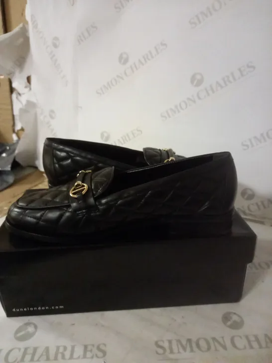 BLACK LEATHER QUILTED LOAFER SIZE 6