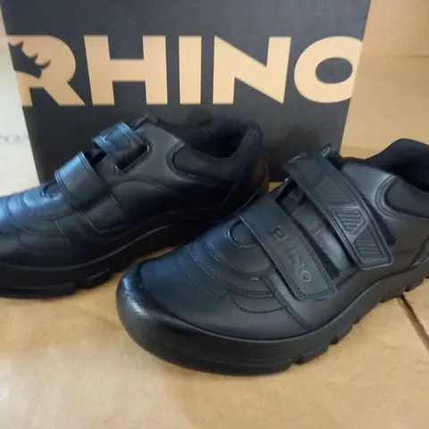 PAIR OF RHINO WARRIOR BLACK LEATHER TRAINERS - UK 6E