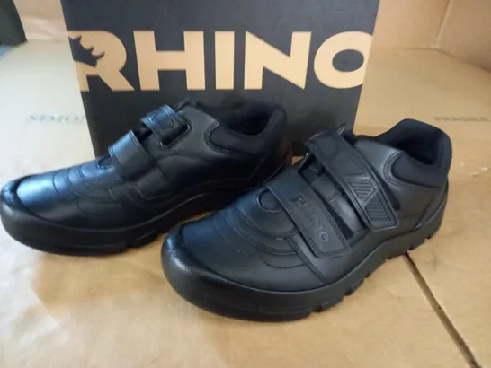 PAIR OF RHINO WARRIOR BLACK LEATHER TRAINERS - UK 6E