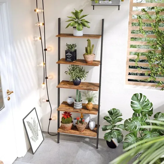 MOYER LADDER BOOKCASE IN DARK WOODGRAIN