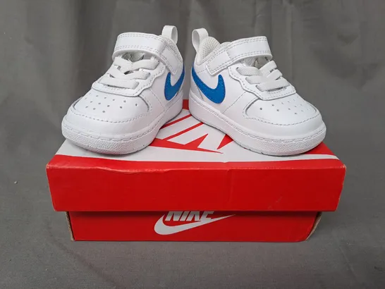 BOXED PAIR OF NIKE COURT BOROUGH INFANT SHOES IN WHITE/BLUE UK SIZE 2.5