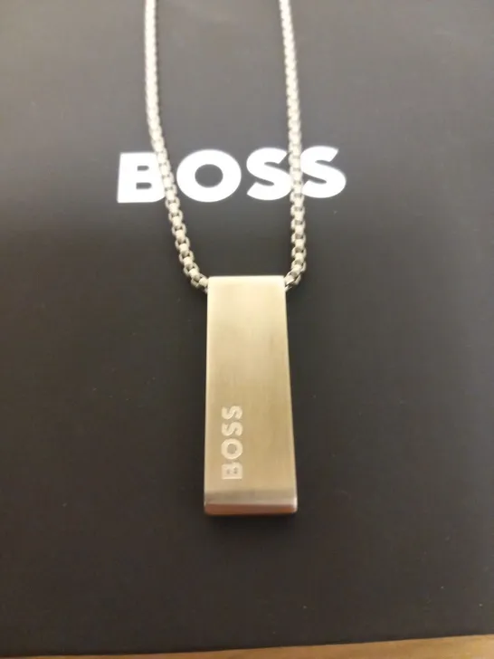 BOXED HUGO BOSSGENTS SARKIS STAINLESS STEEL NECKLACE