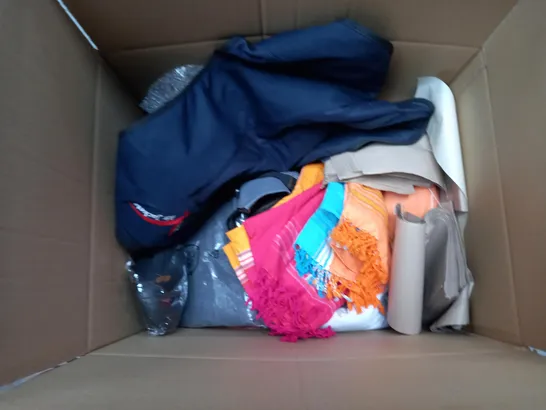 LARGE BOX OF ASSORTED HOUSEHOLD ITEMS TO INCLUDE TOWEL, MATTRESS TOPPER AND STORAGE BAGS