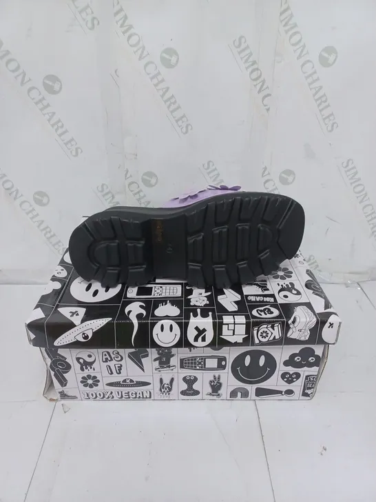 KOI FOOTWEAR LADIES BLACK WITH PURPLE FLOWERS CHUNKY SLIDERS SIZE 4